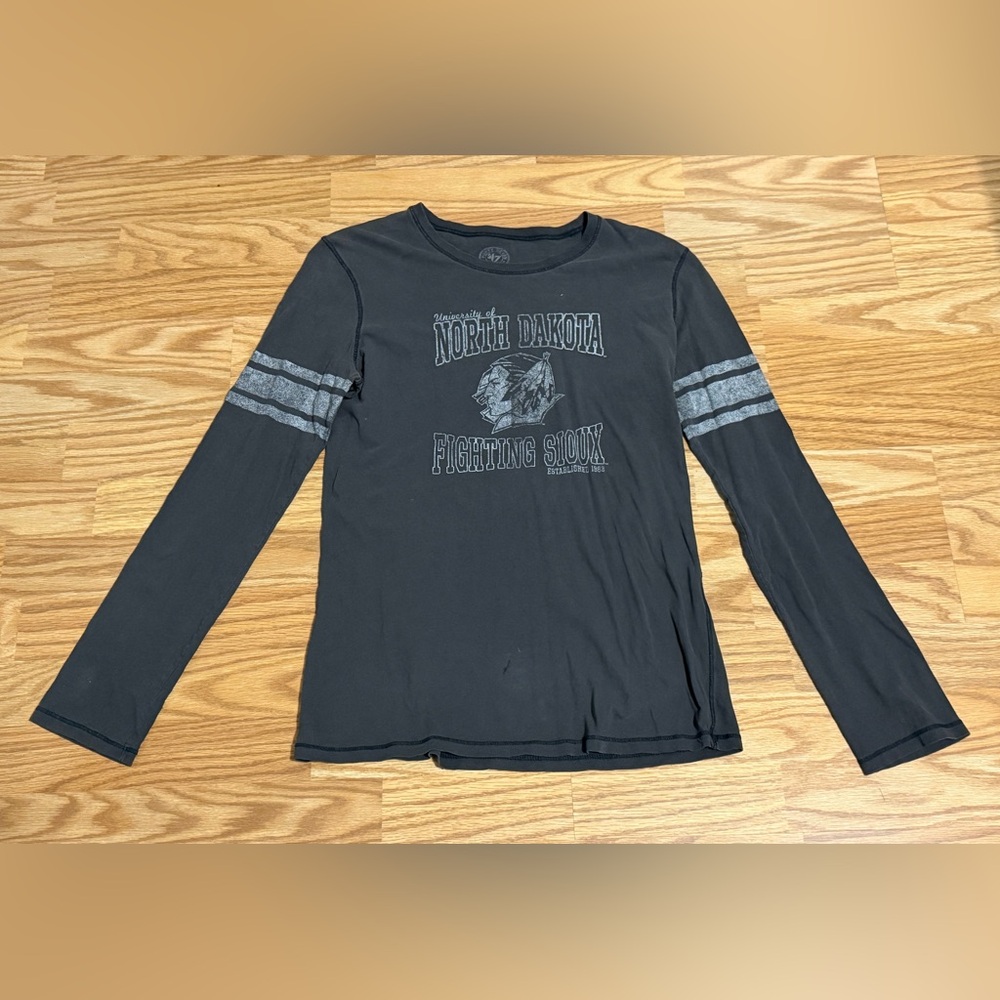 ’47 Brand UND Fighting Sioux Long Sleeve Tee Black Vintage Look Adult XS